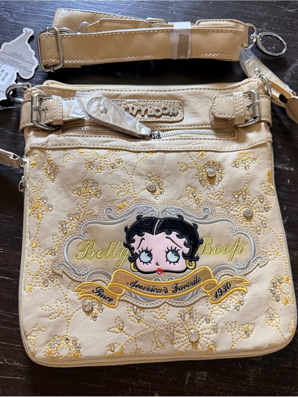Betty Boop Beige Crossbody Bag Y2K new 11” x 10”